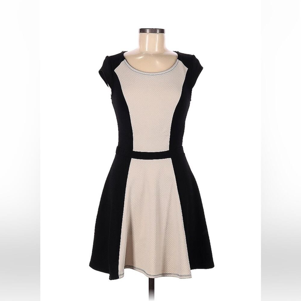 Sequin Hearts black and cream color block fit and flare‎ dress, size 9